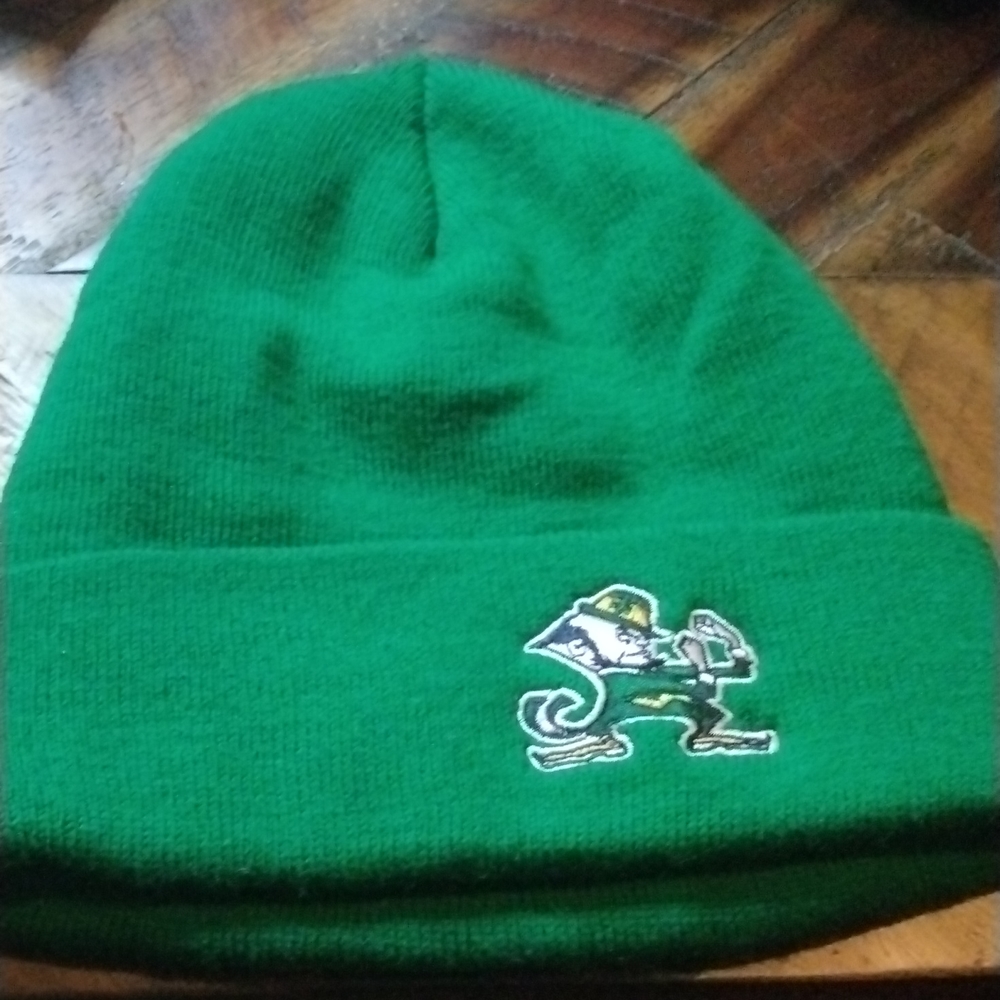 Winter noredame hat.
